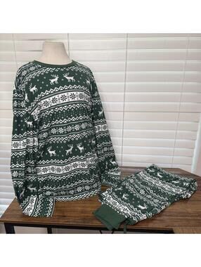 Primark Green and White Reindeer Print Men's Pajama Set Size L